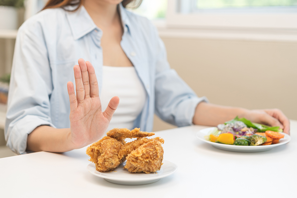 女_揚げ物_NO_サラダ